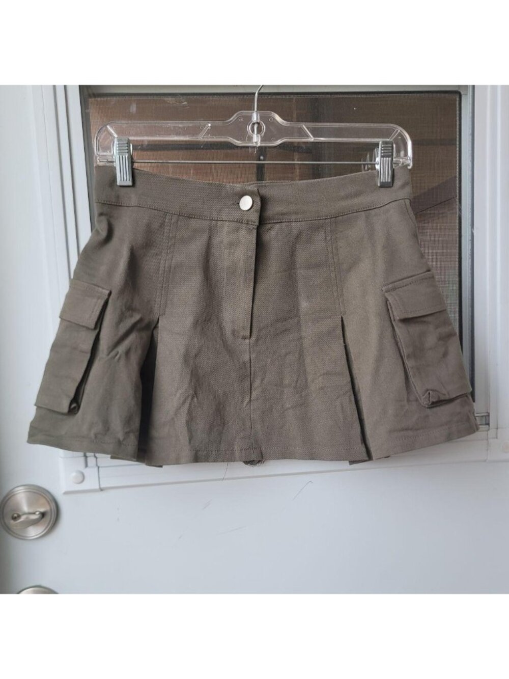 Oak + Fort Khaki Cargo Pleated Utility Mini Skirt (S) *Includes Built-in Shorts
